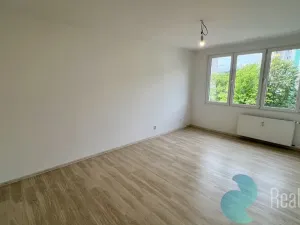 Pronájem bytu 1+1, Český Krumlov, Sídliště Plešivec, 40 m2