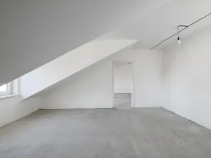 Prodej bytu 2+kk, Praha, Jeseniova, 61 m2
