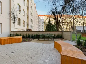 Prodej bytu 2+kk, Praha, Jeseniova, 61 m2