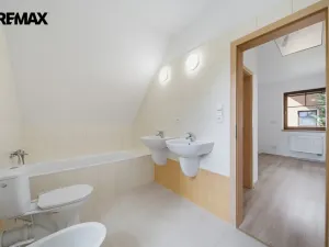 Prodej rodinného domu, Karlovy Vary, Slovenská, 98 m2