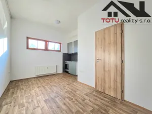 Pronájem bytu 1+kk, Náchod, U Zastávky, 17 m2