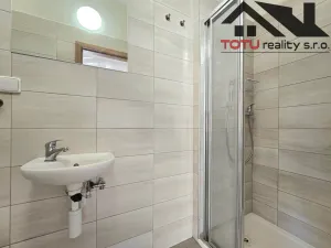 Pronájem bytu 1+kk, Náchod, U Zastávky, 17 m2