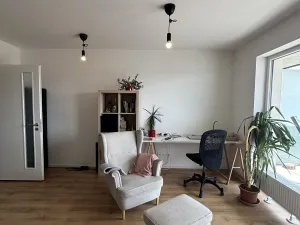 Pronájem bytu 1+kk, Beroun, U Židovského hřbitova, 29 m2