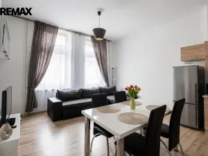 Prodej bytu 2+kk, Karlovy Vary, Vítězná, 39 m2