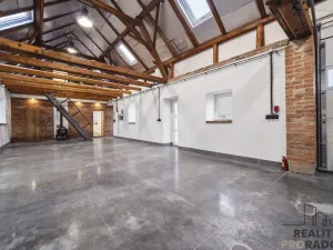 Pronájem skladu, Pardubice, V Uličce, 174 m2