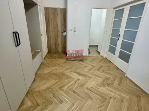 Pronájem bytu 2+1, Praha - Vinohrady, Šrobárova, 83 m2