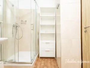 Pronájem bytu 3+1, Praha - Prosek, Jablonecká, 78 m2