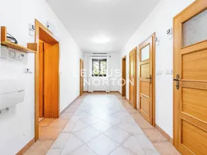 Pronájem rodinného domu, Praha - Nebušice, Hornofova, 230 m2