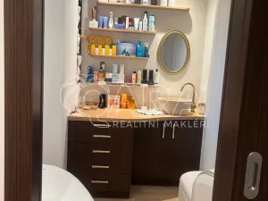 Prodej obchodního prostoru, Praha - Prosek, Veltruská, 22 m2