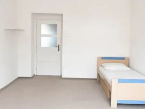 Pronájem bytu 2+1, Hradec Králové, Klumparova, 65 m2