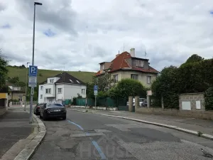 Prodej vícegeneračního domu, Praha - Hlubočepy, V násypu, 430 m2