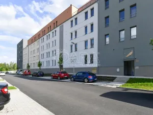 Pronájem garážového stání, Benešov, Suchánkova, 16 m2