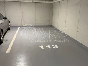 Pronájem garážového stání, Benešov, Suchánkova, 16 m2