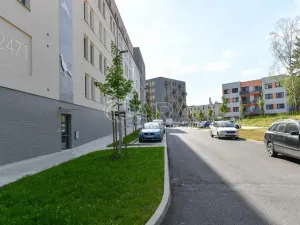 Pronájem garážového stání, Benešov, Suchánkova, 16 m2