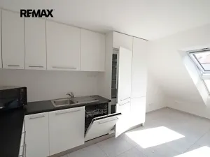 Pronájem bytu 1+kk, Kolín, Zlatá, 27 m2
