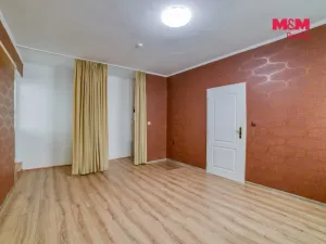 Pronájem obchodního prostoru, Mariánské Lázně, Hlavní třída, 35 m2