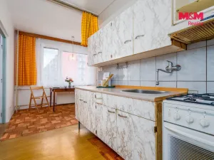 Prodej bytu 2+1, Hostinné, Sídliště, 68 m2