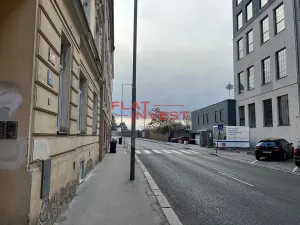 Pronájem bytu 1+1, Praha - Smíchov, Křížová, 37 m2