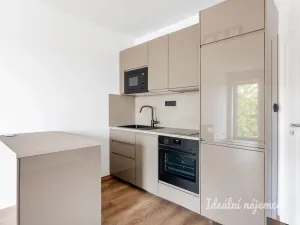 Pronájem bytu 1+kk, Praha - Čakovice, Danielova, 36 m2