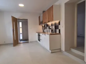 Pronájem bytu 2+1, Ptice, Hlavní, 60 m2