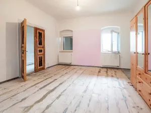 Prodej činžovního domu, Švihov, nám. T. G. Masaryka, 240 m2