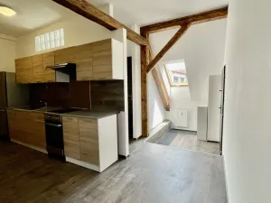 Pronájem bytu 2+kk, Uherské Hradiště, Masarykovo náměstí, 80 m2