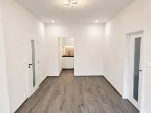 Pronájem bytu 2+kk, Praha - Vysočany, U Elektry, 50 m2