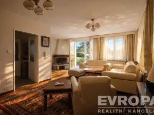 Prodej komerční nemovitosti, Praha - Suchdol, Armádní, 400 m2