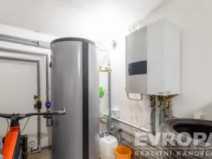 Prodej komerční nemovitosti, Praha - Suchdol, Armádní, 400 m2