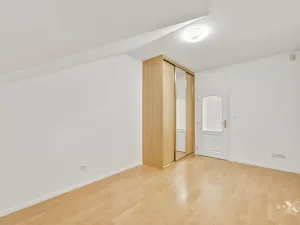 Pronájem rodinného domu, Praha - Štěrboholy, Pod areálem, 324 m2