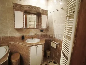 Pronájem bytu 3+1, Karlovy Vary, Bulharská, 90 m2