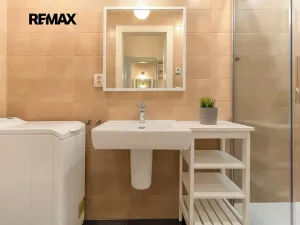 Pronájem bytu 1+kk, Praha - Smíchov, Zborovská, 35 m2