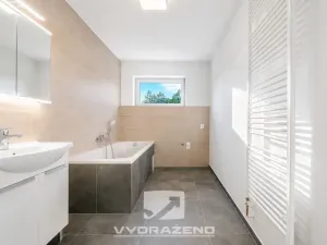 Prodej bytu 6+kk a větší, Stará Paka - Ústí, 300 m2