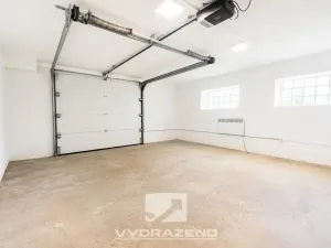 Prodej bytu 6+kk a větší, Stará Paka - Ústí, 300 m2