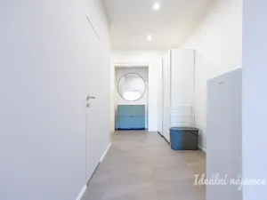Pronájem bytu 1+kk, Praha - Karlín, Karlínské náměstí, 48 m2