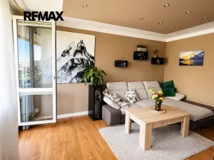 Pronájem bytu 3+1, Praha - Podolí, Kaplická, 55 m2