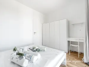 Pronájem bytu 2+kk, Praha - Kyje, Za černým mostem, 42 m2