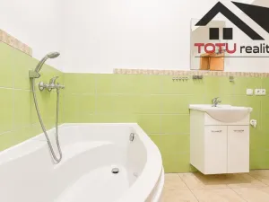 Prodej bytu 3+1, Kuks, 91 m2
