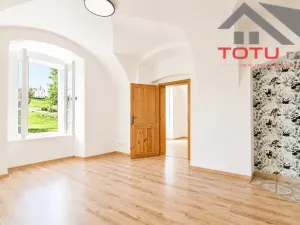 Prodej bytu 3+1, Kuks, 91 m2