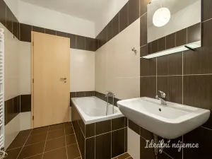 Pronájem bytu 1+kk, Praha - Miškovice, Vrátenská, 43 m2