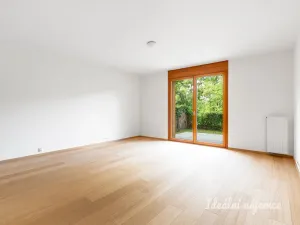 Pronájem bytu 1+kk, Praha - Modřany, Vrátnická, 40 m2