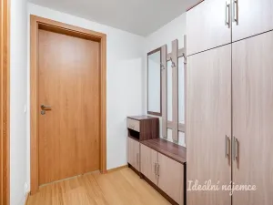 Pronájem bytu 1+kk, Praha - Modřany, Vrátnická, 40 m2