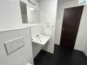 Pronájem bytu 3+kk, Praha - Hrdlořezy, Českobrodská, 65 m2