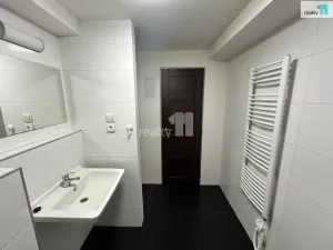 Pronájem bytu 3+kk, Praha - Hrdlořezy, Českobrodská, 65 m2