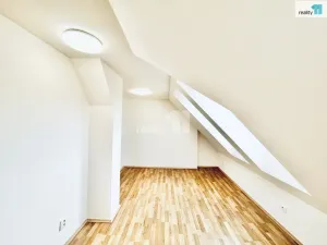 Pronájem bytu 3+kk, Praha - Hrdlořezy, Českobrodská, 65 m2