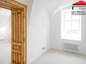 Prodej bytu 3+kk, Frýdek-Místek, Zámecké nám., 89 m2