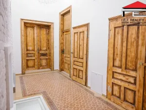 Prodej bytu 3+kk, Frýdek-Místek, Zámecké nám., 89 m2