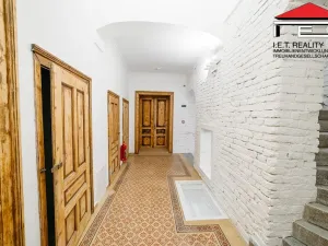 Prodej bytu 3+kk, Frýdek-Místek, Zámecké nám., 89 m2