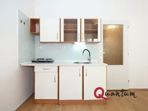 Pronájem bytu 1+kk, Praha - Nusle, V zálomu, 33 m2