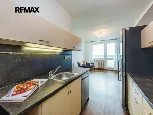 Pronájem bytu 2+kk, Kladno, Na růžovém poli, 41 m2